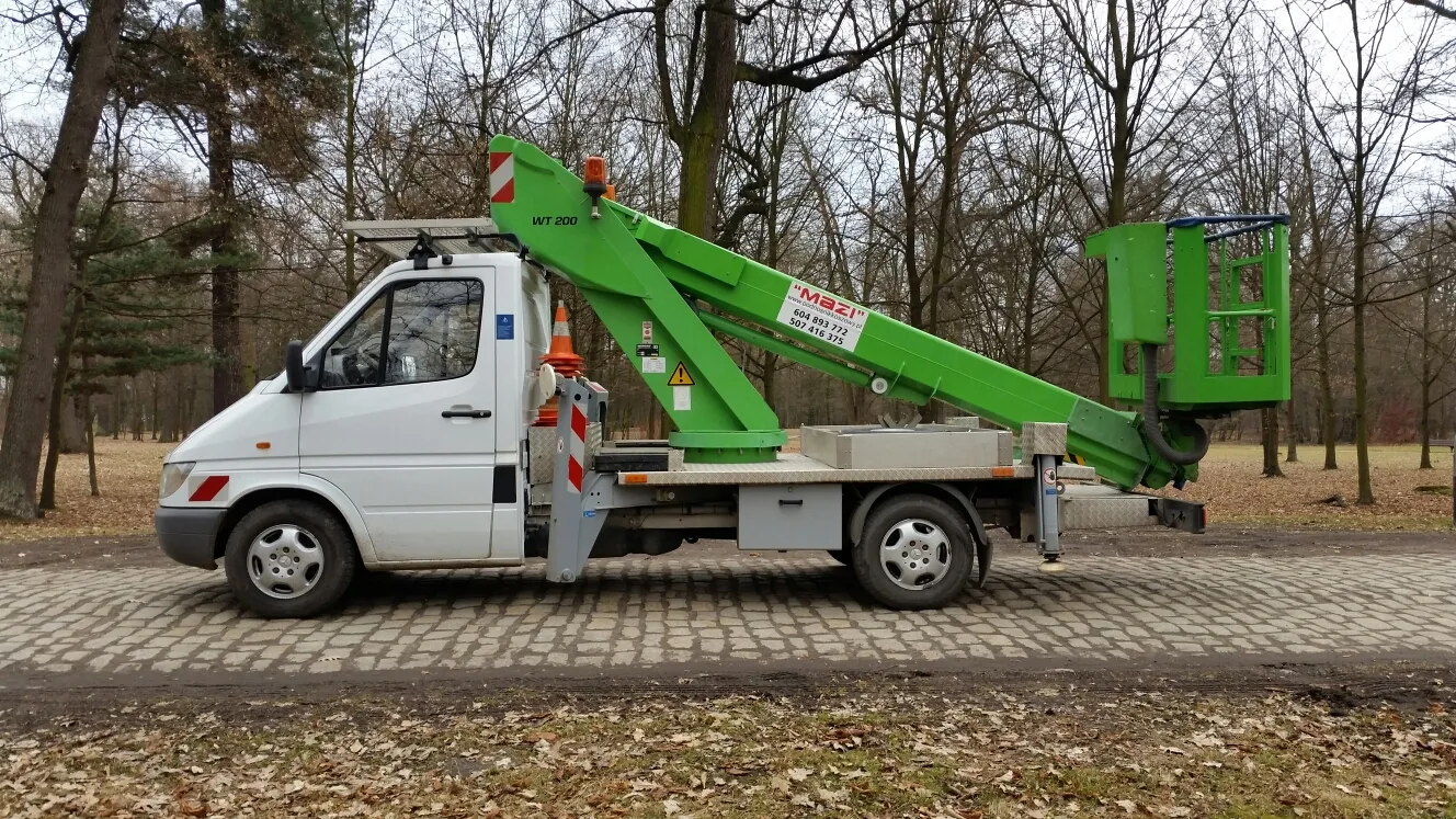 Podnośnik Mercedes Sprinter z floty MAZI